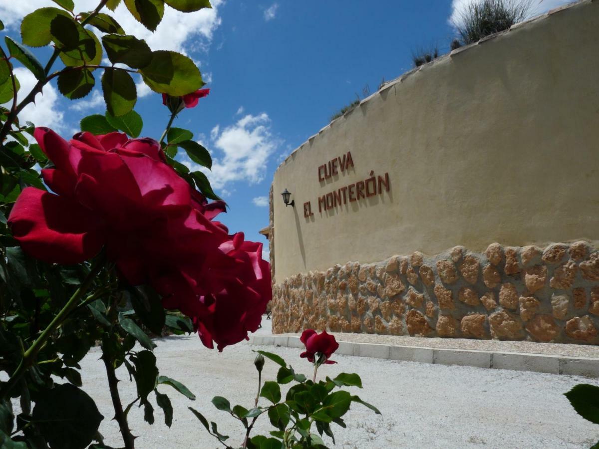 Cueva El Monteron Villa Cullar de Baza Exterior photo